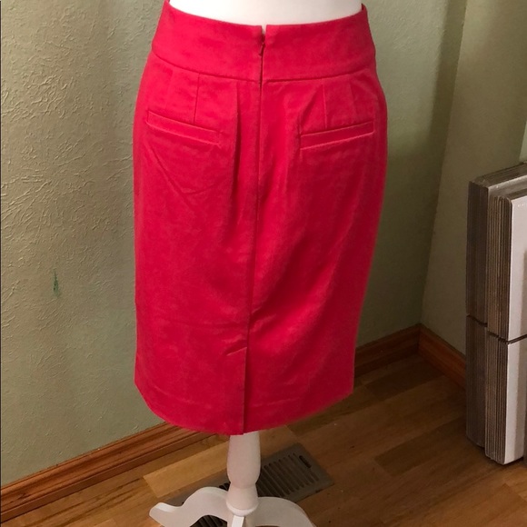 NWT Banana Republic Pencil Skirt, size 4 - Picture 2 of 6